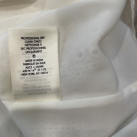 Alice and Olivia Ophelia Eyelet Lace Cold-Shoulder Ivory Blouse - Picture 14 of 15